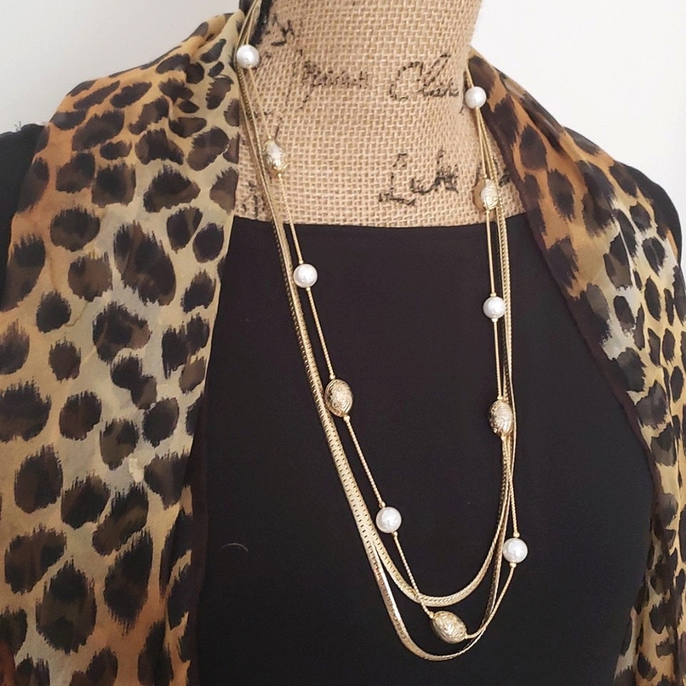 Vintage 3 Chain & Pearls Necklace.